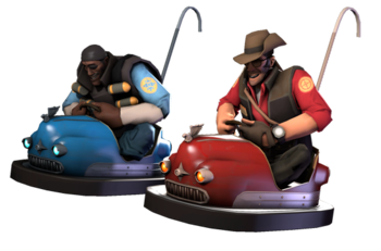 Um Demoman BLU e um Sniper RED correndo lado a lado em carrinhos de bate-bate.